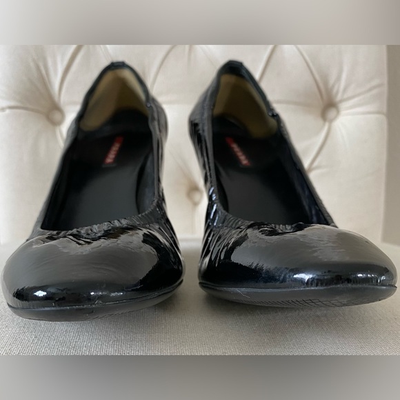 Black Prada Patent Leather Ballet Style Round Toe 3 Inch Heel Size 8 - Picture 12 of 12